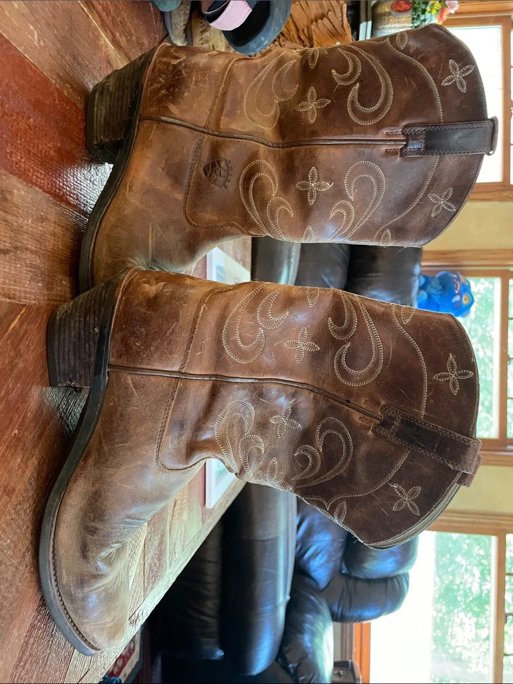 Woman’s Brown Embroidered Leather Western Boots - Picture 2 of 5